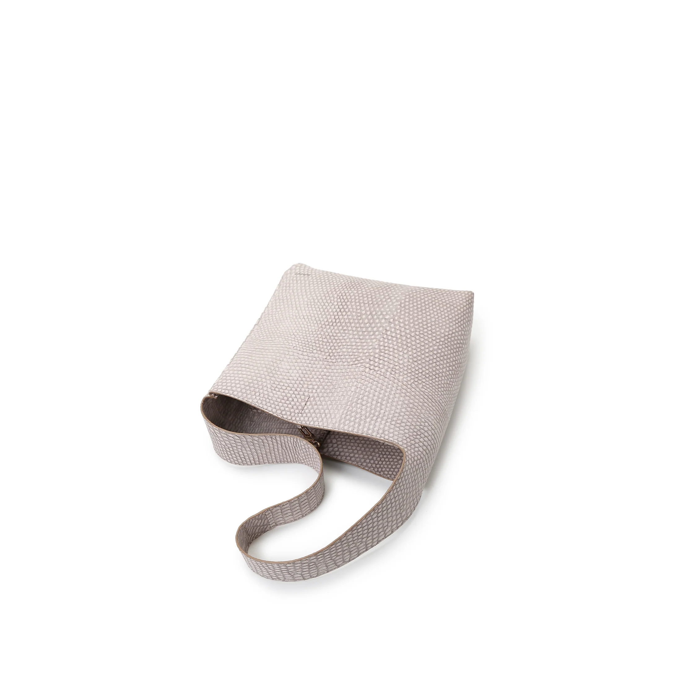 VERA Flat Bucket Tote Bag - Image 10
